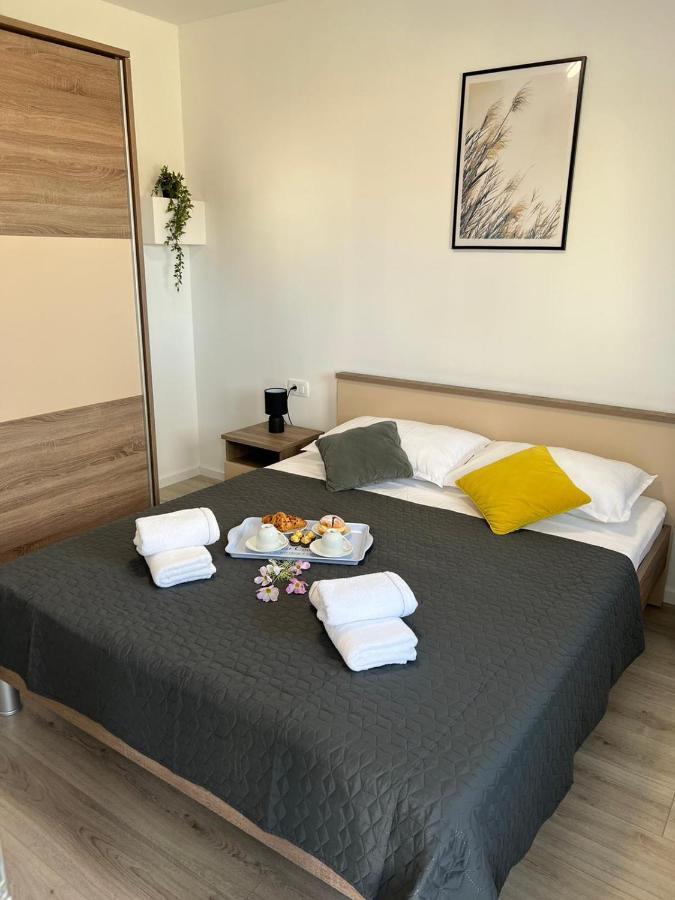 Ferienwohnung Apartman Ana Crno Exterior foto