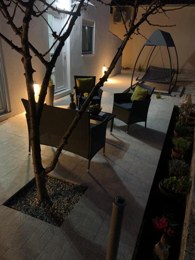 Ferienwohnung Apartman Ana Crno Exterior foto