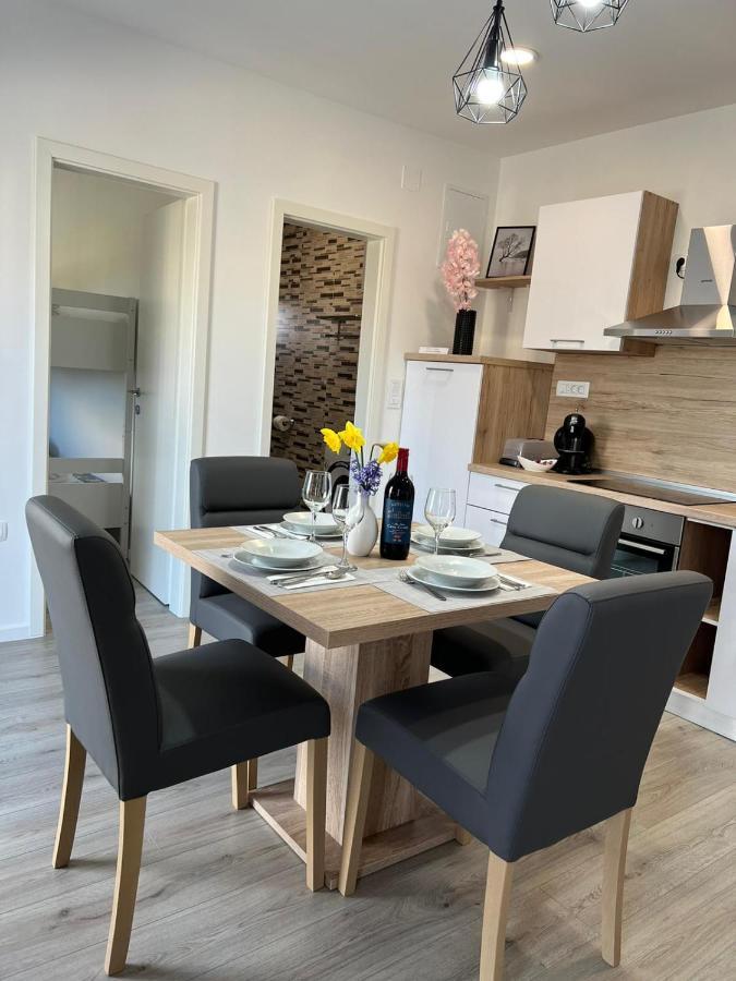 Ferienwohnung Apartman Ana Crno Exterior foto