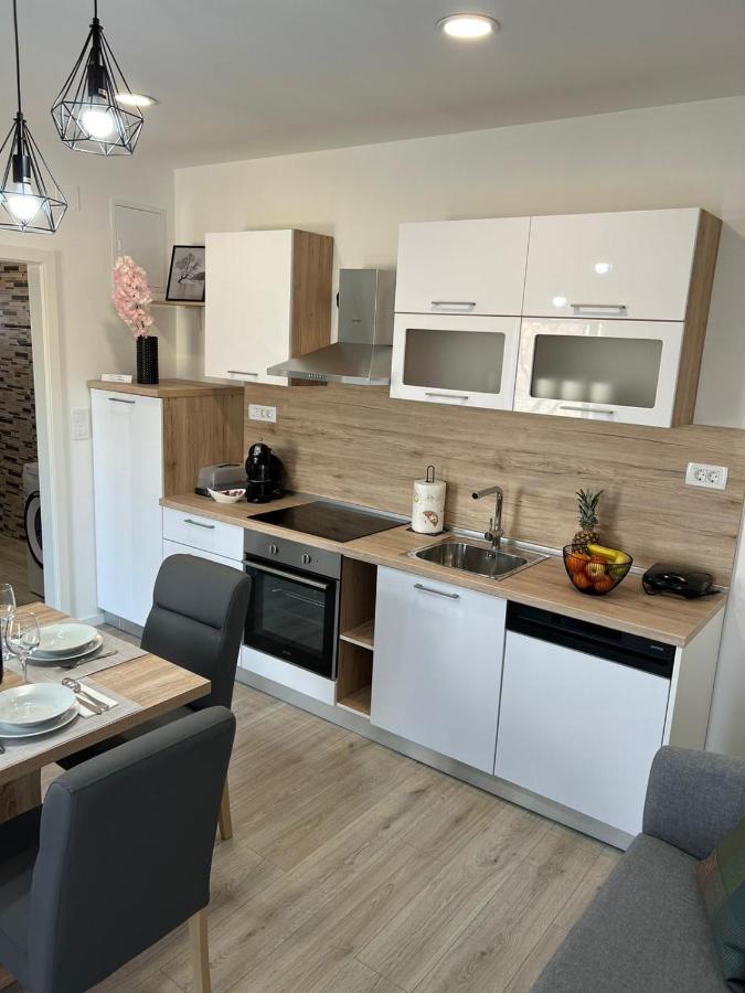 Ferienwohnung Apartman Ana Crno Exterior foto