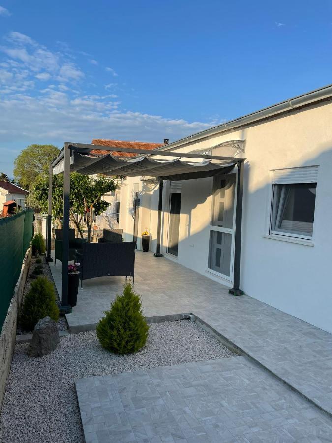 Ferienwohnung Apartman Ana Crno Exterior foto